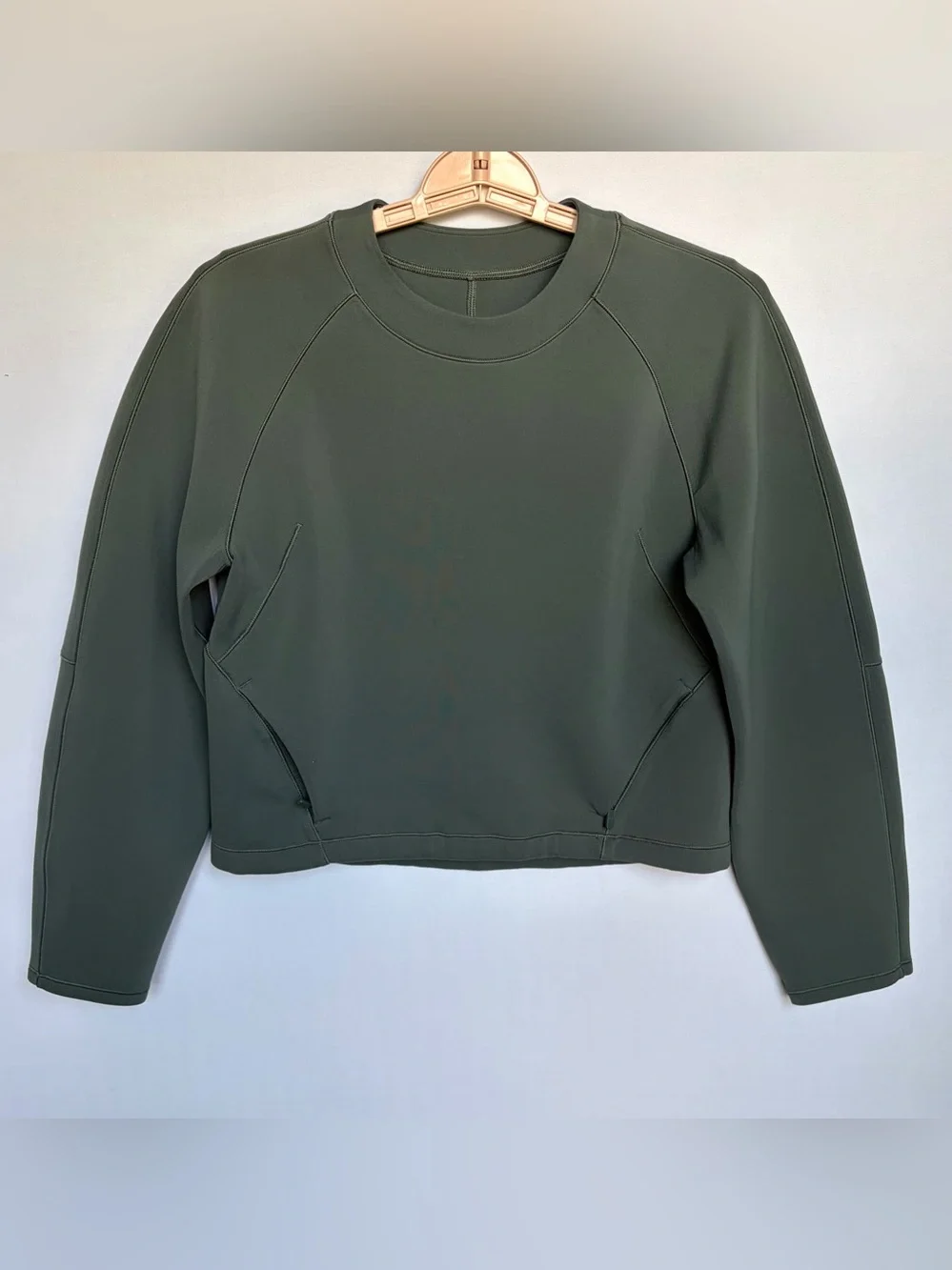 Lululemon AirWrap Modal Crew Green Twill Crew Neck Sweatshirt Size 2 EUC